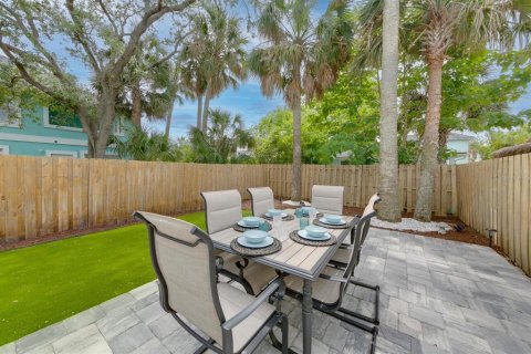 Купить таунхаус в Джексонвилл-Бич, Флорида 9 комнат, 197.88м2, № 1591152 - фото 28