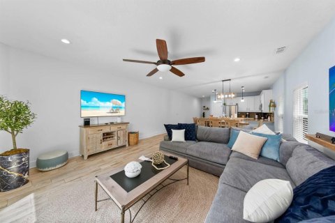 Купить таунхаус в Джексонвилл-Бич, Флорида 9 комнат, 197.88м2, № 1591152 - фото 15