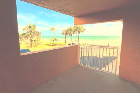 Condominio en alquiler en Redington Beach, Florida, 2 dormitorios, 98.94 m2 № 1868978 - foto 15