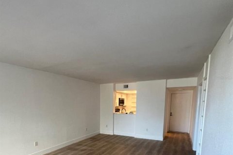 Condominio en alquiler en Redington Beach, Florida, 2 dormitorios, 98.94 m2 № 1868978 - foto 4