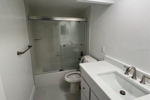 Condominio en alquiler en Redington Beach, Florida, 2 dormitorios, 98.94 m2 № 1868978 - foto 9