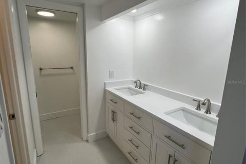 Condominio en alquiler en Redington Beach, Florida, 2 dormitorios, 98.94 m2 № 1868978 - foto 10
