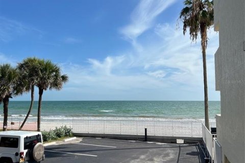 Condominio en alquiler en Redington Beach, Florida, 2 dormitorios, 98.94 m2 № 1868978 - foto 14