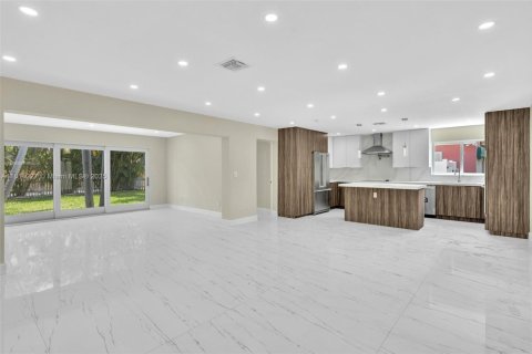 Villa ou maison à vendre à Hollywood, Floride: 4 chambres № 1758505 - photo 10