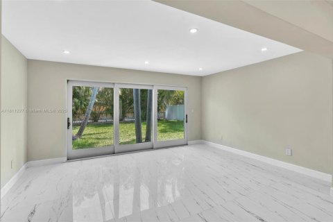 Villa ou maison à vendre à Hollywood, Floride: 4 chambres № 1758505 - photo 9