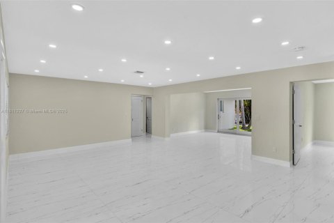 Villa ou maison à vendre à Hollywood, Floride: 4 chambres № 1758505 - photo 15