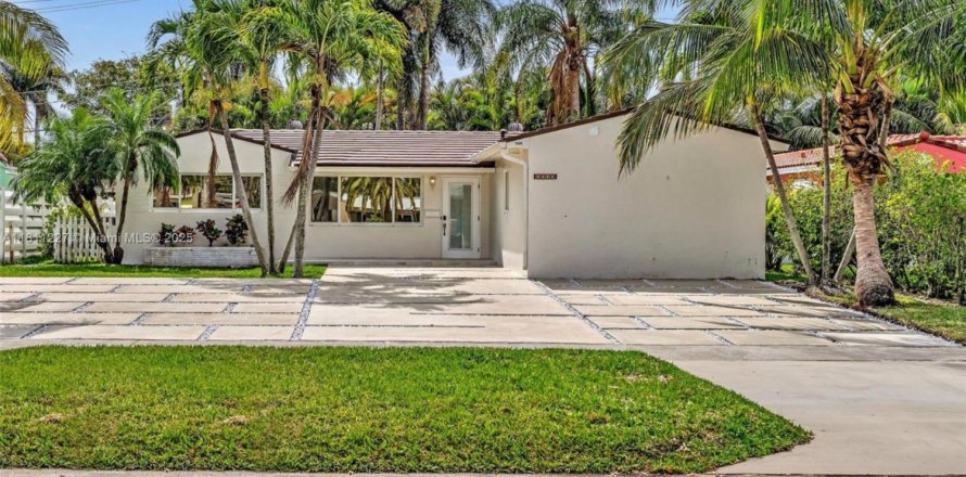 House in Hollywood, Florida 4 bedrooms № 1758505