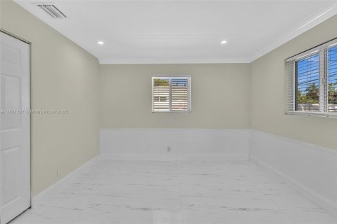 Villa ou maison à vendre à Hollywood, Floride: 4 chambres № 1758505 - photo 17