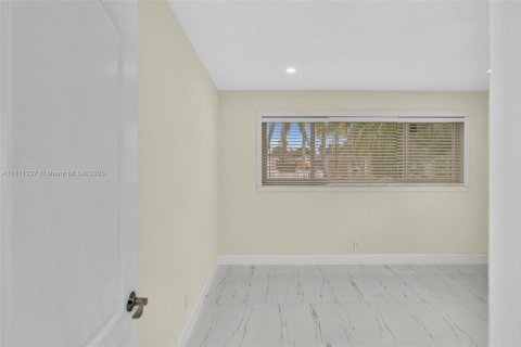 Villa ou maison à vendre à Hollywood, Floride: 4 chambres № 1758505 - photo 29