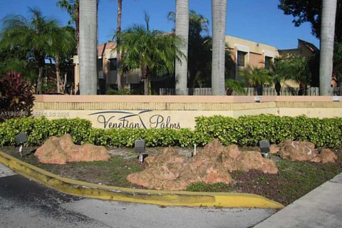 Condo in Miami, Florida, 1 bedroom  № 2052991 - photo 6