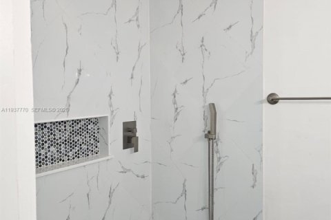 Touwnhouse à louer à Hialeah, Floride: 3 chambres, 91.04 m2 № 1995380 - photo 15