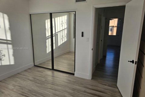 Touwnhouse à louer à Hialeah, Floride: 3 chambres, 91.04 m2 № 1995380 - photo 12