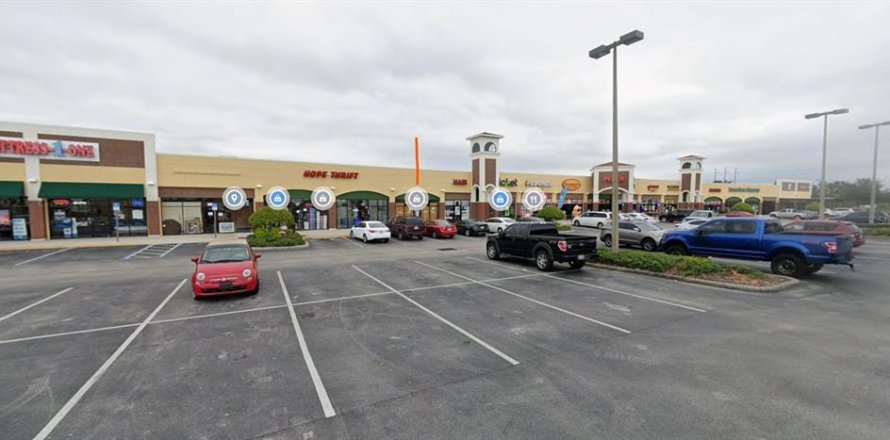 Commercial property in Davenport, Florida 2689.71 sq.m. № 2214955