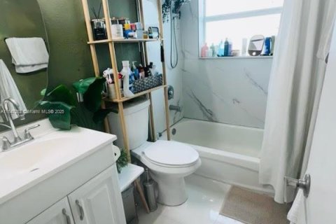 Condominio en venta en Miami Beach, Florida, 43.2 m2 № 1702092 - foto 6