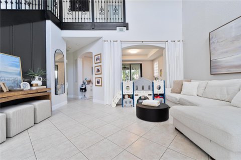 House in Miami, Florida 3 bedrooms, 192.49 sq.m. № 1887530 - photo 5