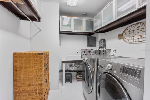 Casa en venta en Fort Lauderdale, Florida, 6 dormitorios, 345.41 m2 № 1812590 - foto 28