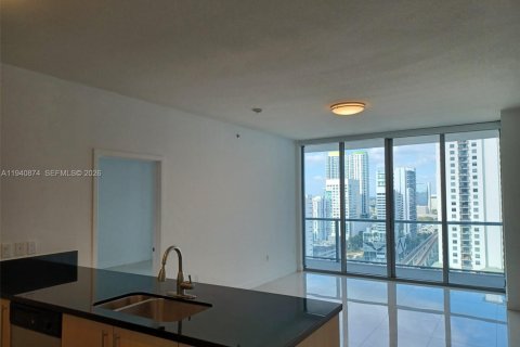 Condominio en alquiler en Miami, Florida, 2 dormitorios, 99.96 m2 № 1998037 - foto 4