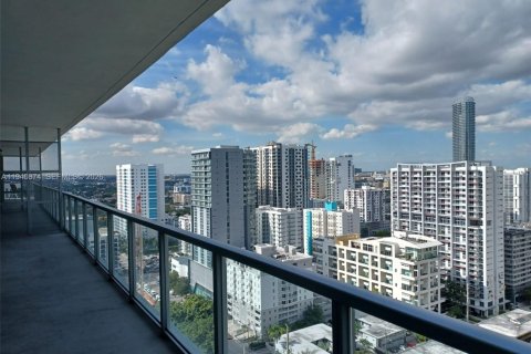 Condominio en alquiler en Miami, Florida, 2 dormitorios, 99.96 m2 № 1998037 - foto 13