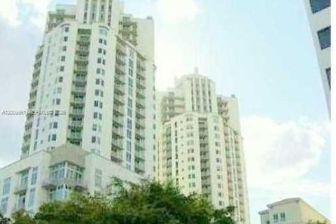 Condominio en venta en Miami, Florida, 2 dormitorios, 136.29 m2 № 2090041 - foto 2