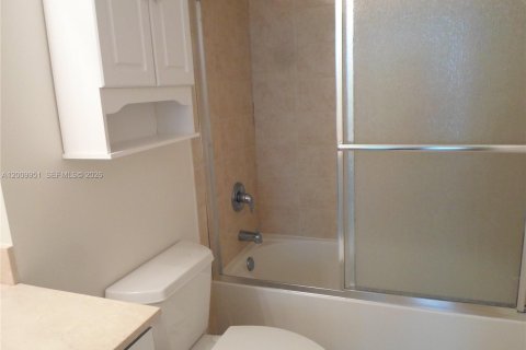Condominio en venta en Miami, Florida, 2 dormitorios, 136.29 m2 № 2090041 - foto 15