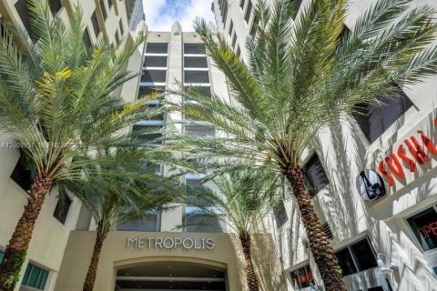 Condominio en venta en Miami, Florida, 2 dormitorios, 136.29 m2 № 2090041 - foto 3