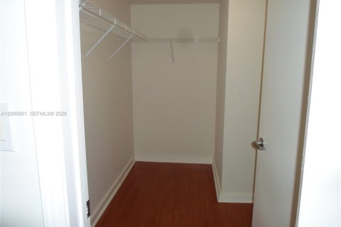Condominio en venta en Miami, Florida, 2 dormitorios, 136.29 m2 № 2090041 - foto 17