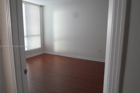 Condominio en venta en Miami, Florida, 2 dormitorios, 136.29 m2 № 2090041 - foto 26