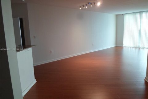 Condominio en venta en Miami, Florida, 2 dormitorios, 136.29 m2 № 2090041 - foto 30