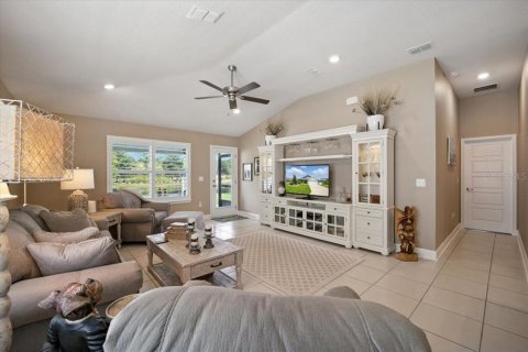 House in Palm Coast, Florida 3 bedrooms, 179.49 sq.m. № 1915464 - photo 4