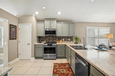 House in Palm Coast, Florida 3 bedrooms, 179.49 sq.m. № 1915464 - photo 3