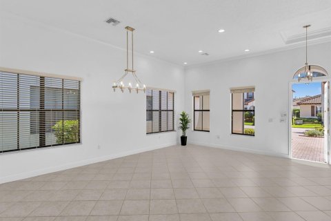 House in Pembroke Pines, Florida 4 bedrooms, 215.53 sq.m. № 2084044 - photo 13