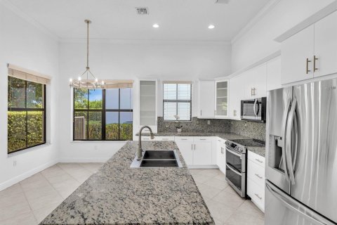 House in Pembroke Pines, Florida 4 bedrooms, 215.53 sq.m. № 2084044 - photo 18