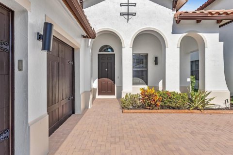 House in Pembroke Pines, Florida 4 bedrooms, 215.53 sq.m. № 2084044 - photo 3