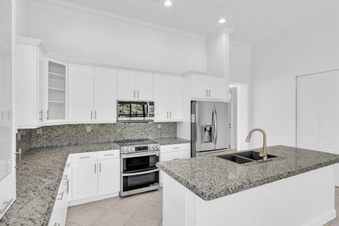 House in Pembroke Pines, Florida 4 bedrooms, 215.53 sq.m. № 2084044 - photo 14