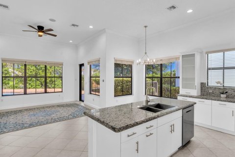 House in Pembroke Pines, Florida 4 bedrooms, 215.53 sq.m. № 2084044 - photo 17