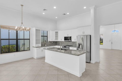 House in Pembroke Pines, Florida 4 bedrooms, 215.53 sq.m. № 2084044 - photo 19