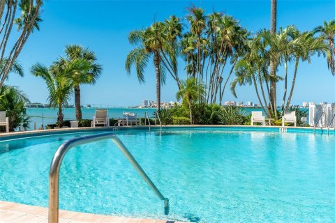 Condominio en venta en Clearwater, Florida, 2 dormitorios, 143.07 m2 № 1685254 - foto 11