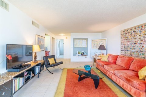 Condominio en venta en Clearwater, Florida, 2 dormitorios, 143.07 m2 № 1685254 - foto 30