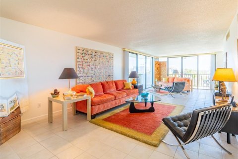 Condominio en venta en Clearwater, Florida, 2 dormitorios, 143.07 m2 № 1685254 - foto 27