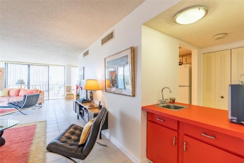 Condominio en venta en Clearwater, Florida, 2 dormitorios, 143.07 m2 № 1685254 - foto 29