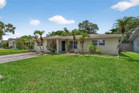House in Clearwater, Florida 3 bedrooms, 159.79 sq.m. № 1854638 - photo 3