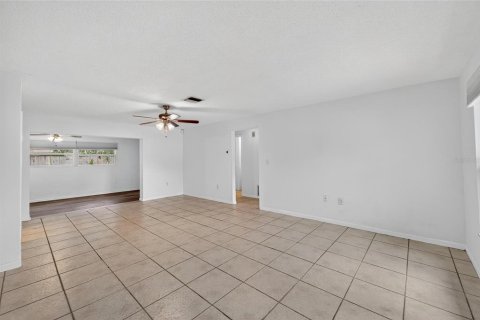 House in Clearwater, Florida 3 bedrooms, 159.79 sq.m. № 1854638 - photo 6