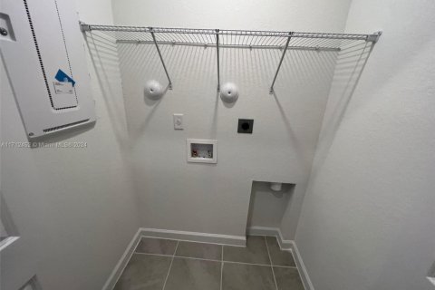 Townhouse in Miami, Florida 4 bedrooms, 169.83 sq.m. № 1963343 - photo 15