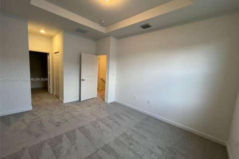 Townhouse in Miami, Florida 4 bedrooms, 169.83 sq.m. № 1963343 - photo 24