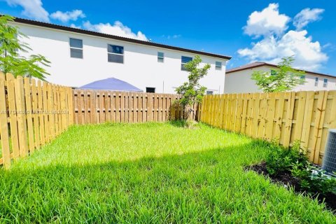 Townhouse in Miami, Florida 4 bedrooms, 169.83 sq.m. № 1963343 - photo 3