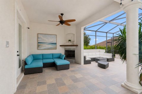 House in Clermont, Florida 5 bedrooms, 453.27 sq.m. № 2258464 - photo 23