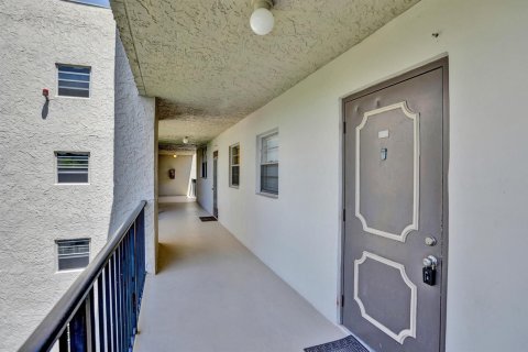 Copropriété à louer à Davie, Floride: 2 chambres, 90.12 m2 № 2087514 - photo 2