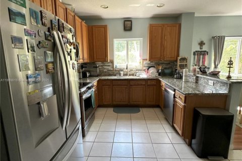 Villa ou maison à vendre à Coral Springs, Floride: 3 chambres, 176.42 m2 № 1898285 - photo 13