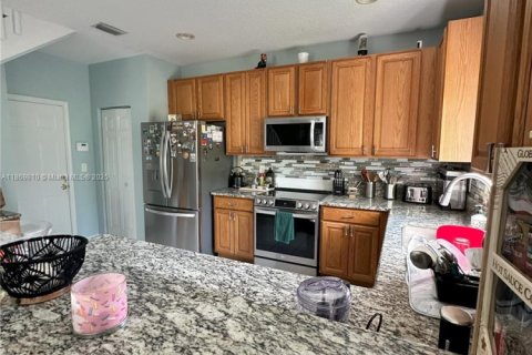 Villa ou maison à vendre à Coral Springs, Floride: 3 chambres, 176.42 m2 № 1898285 - photo 12