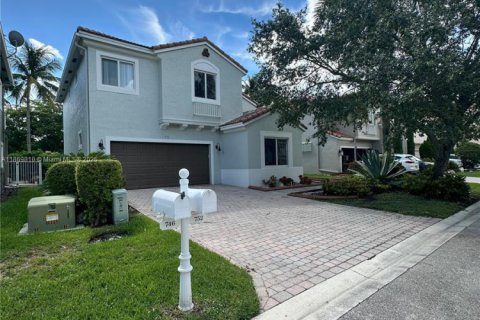 Villa ou maison à vendre à Coral Springs, Floride: 3 chambres, 176.42 m2 № 1898285 - photo 4